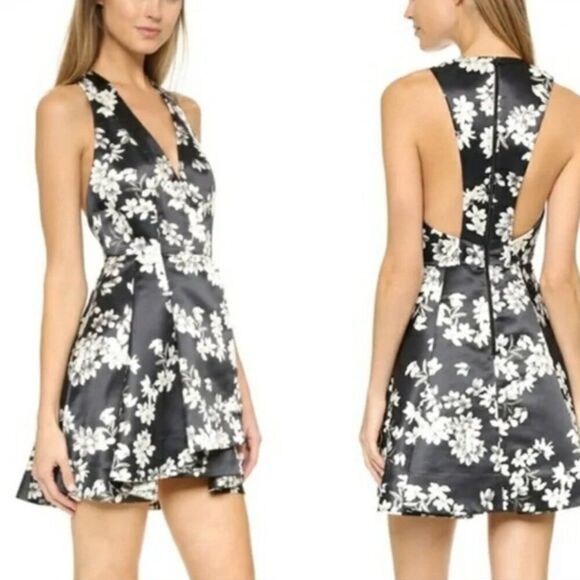 Alice + Olivia Dresses & Skirts - Alice + Olivia Dress Tanner in Southern Bloom Black White 6